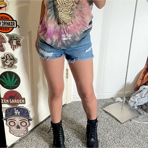 Abercrombie and Fitch High Rise Shorts - Picture 1 of 3